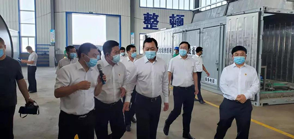 朝陽市委副書記、市長謝衛(wèi)東蒞臨一諾環(huán)保產(chǎn)業(yè)園考察并指導(dǎo)工作