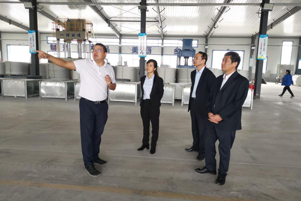 陜西航天建設(shè)集團(tuán)有限公司總經(jīng)理、黨委副書記謝明娟率隊(duì)赴遼寧一諾環(huán)保產(chǎn)業(yè)集團(tuán)開展考察調(diào)研工作